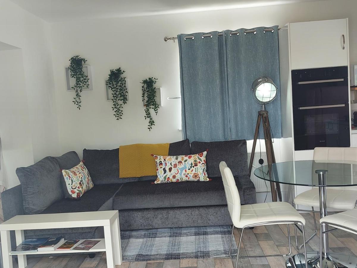 Bunlin Heights Self Catering Studio Милфорд Экстерьер фото